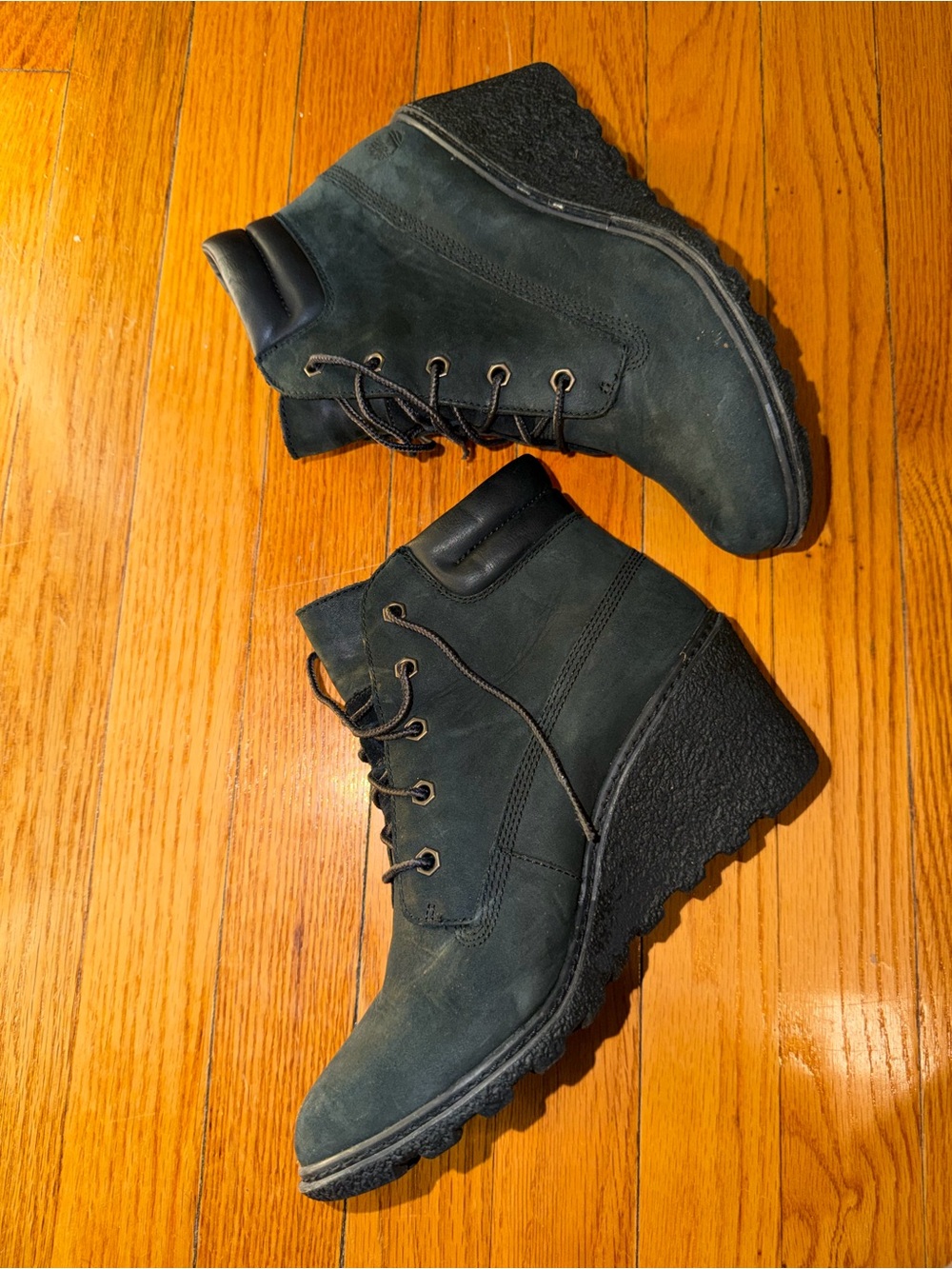 Women's Lace-Up Wedge Ankle Boots in Black